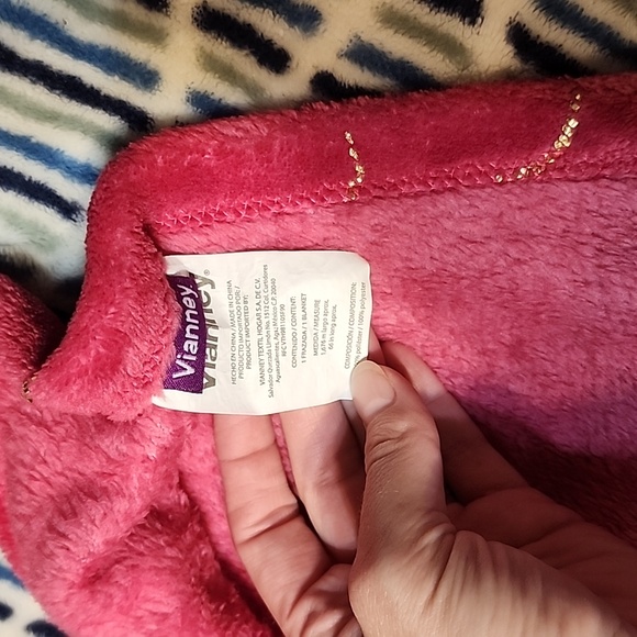 Mermaid 🧜♀️ tail blanket! - Picture 4 of 4